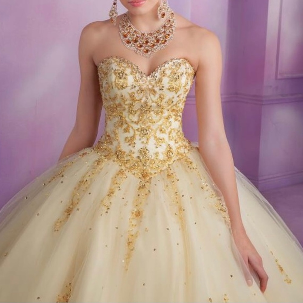 sweet 16th dress/quince dress brand new condition